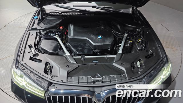 BMW 5-Series 2023 — photo 6