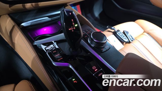 BMW 5-Series 2023 — photo 12