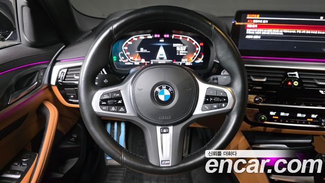 BMW 5-Series 2023 — photo 18