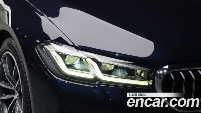BMW 5-Series 2023 — photo 8