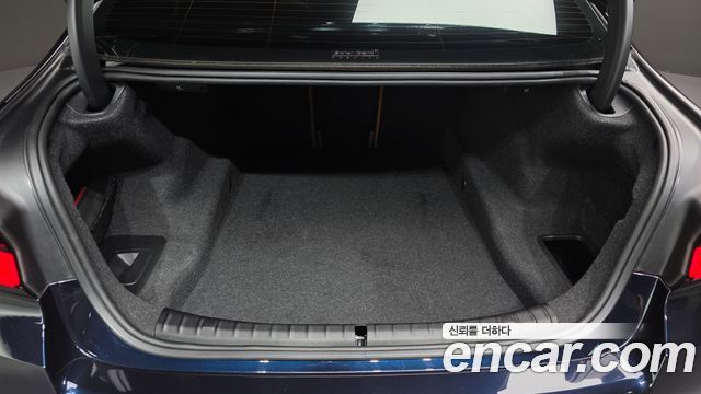 BMW 5-Series 2023 — photo 27