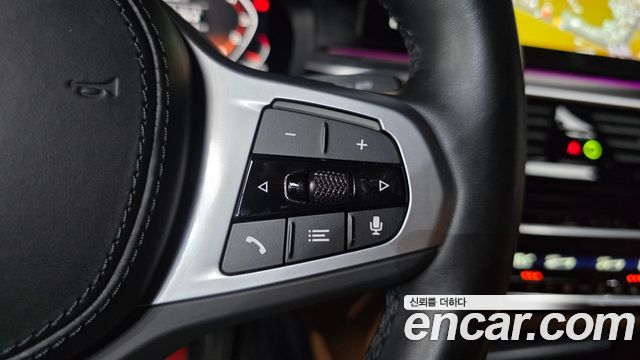 BMW 5-Series 2023 — photo 28
