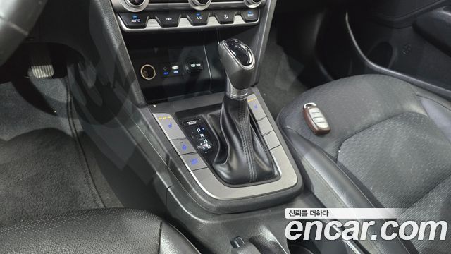 Hyundai AVANTE 2019 — photo 12
