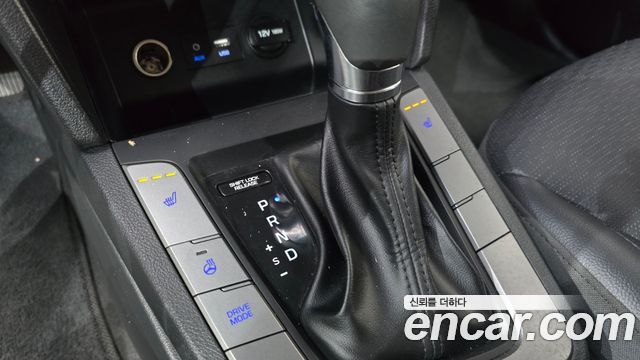 Hyundai AVANTE 2019 — photo 25