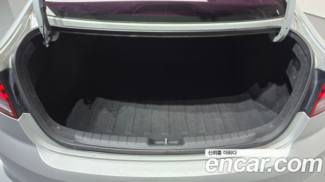 Hyundai AVANTE 2019 — photo 26