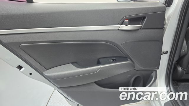 Hyundai AVANTE 2019 — photo 15