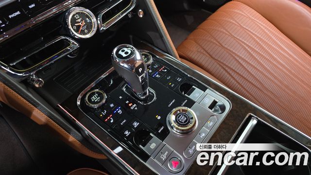 Bentley Flying Spur 2021 — photo 12