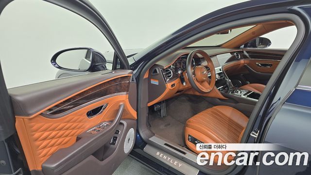 Bentley Flying Spur 2021 — photo 13