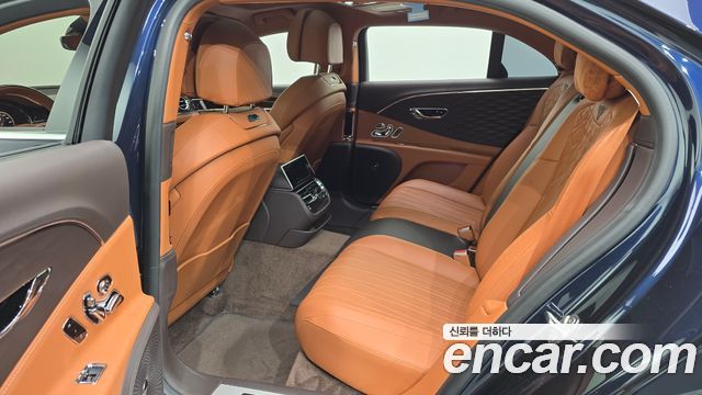 Bentley Flying Spur 2021 — photo 17