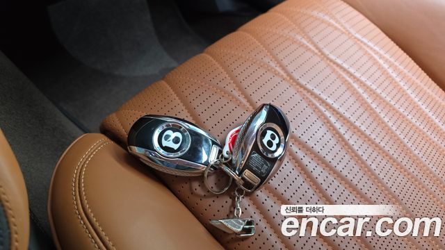 Bentley Flying Spur 2021 — photo 21