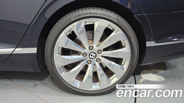 Bentley Flying Spur 2021 — photo 7