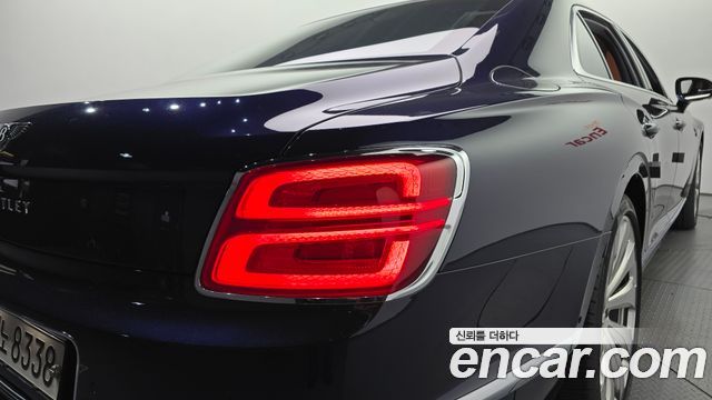 Bentley Flying Spur 2021 — photo 9