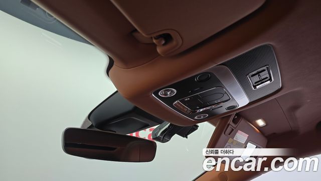 Bentley Flying Spur 2021 — photo 27