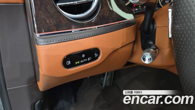 Bentley Flying Spur 2021 — photo 28