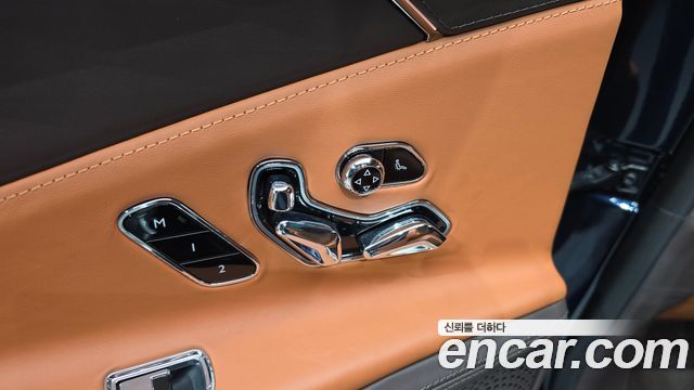 Bentley Flying Spur 2021 — photo 32
