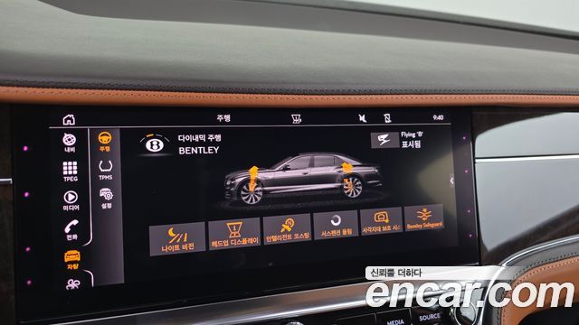 Bentley Flying Spur 2021 — photo 35