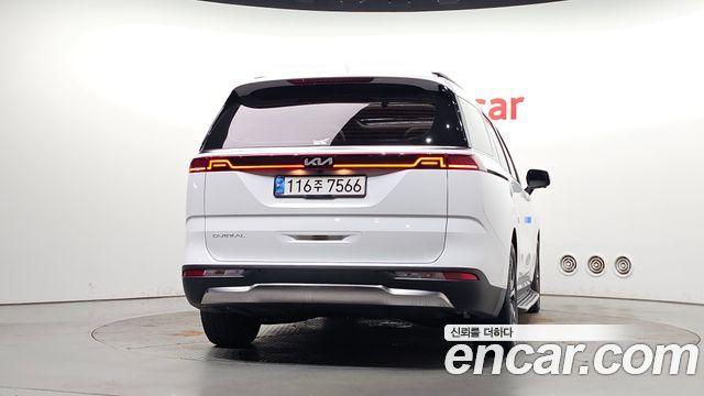 Kia Canival 2023 — photo 4