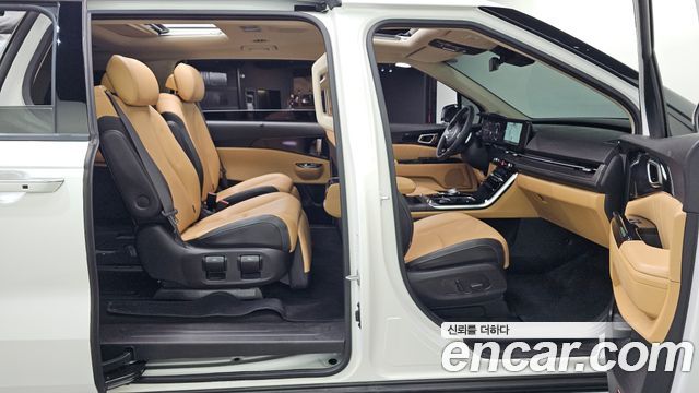 Kia Canival 2023 — photo 18