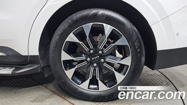 Kia Canival 2023 — photo 7