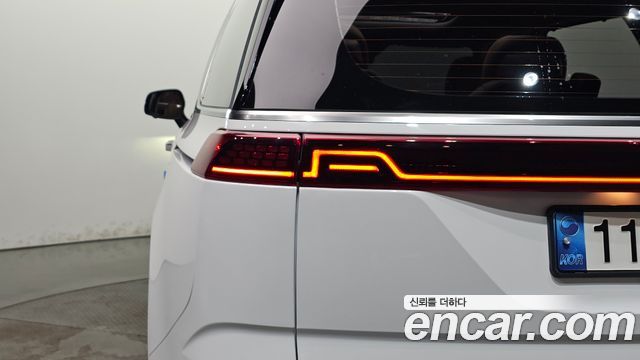 Kia Canival 2023 — photo 9