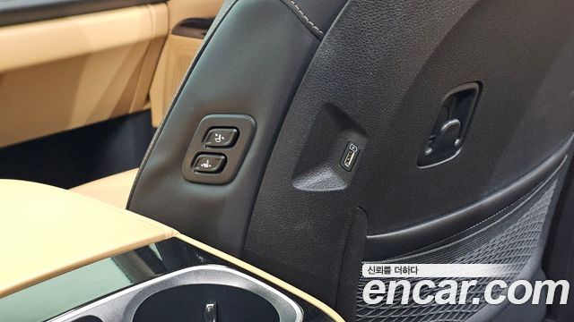 Kia Canival 2023 — photo 32