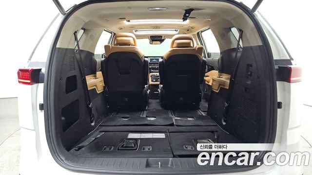 Kia Canival 2023 — photo 33