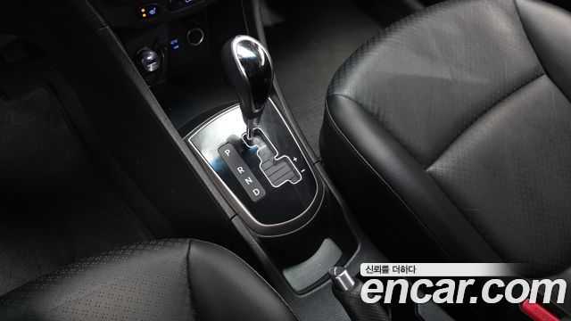 Hyundai Accent 2016 — photo 12