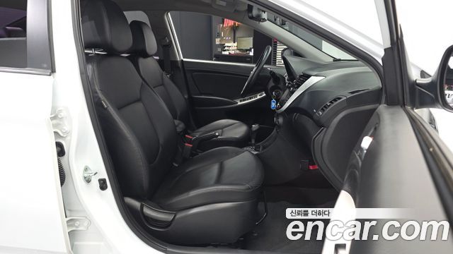 Hyundai Accent 2016 — photo 17