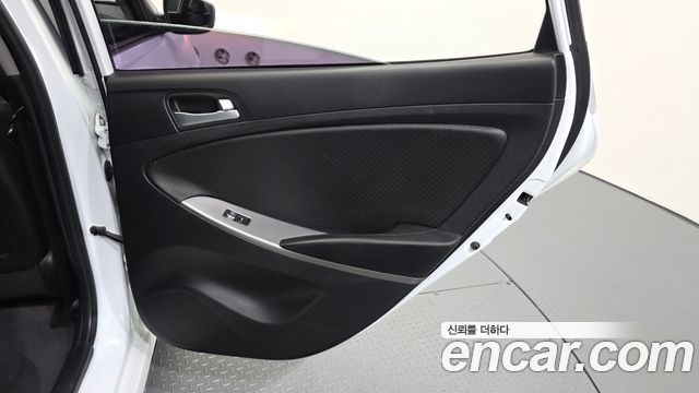Hyundai Accent 2016 — photo 15