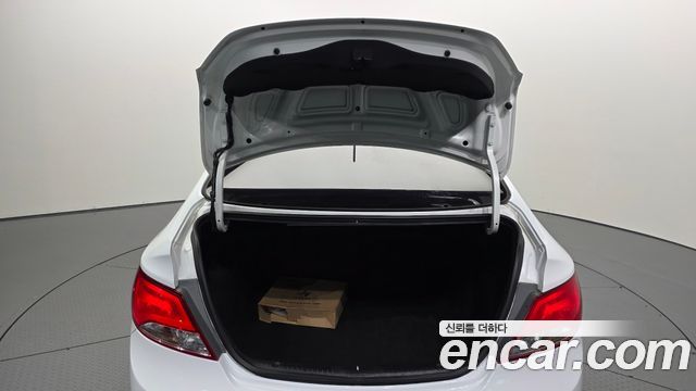 Hyundai Accent 2016 — photo 30