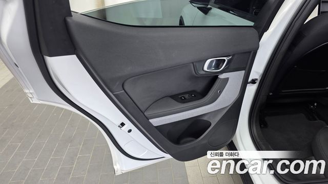Polestar Polestar 2 2022 — photo 15