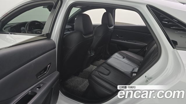 Hyundai AVANTE 2023 — photo 18