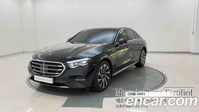 Mercedes-Benz E-Class 2026 — photo 1
