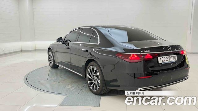 Mercedes-Benz E-Class 2026 — photo 4