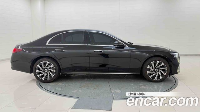 Mercedes-Benz E-Class 2026 — photo 7