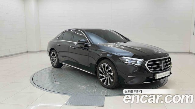 Mercedes-Benz E-Class 2026 — photo 8