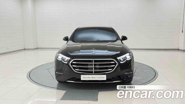 Mercedes-Benz E-Class 2026 — photo 9