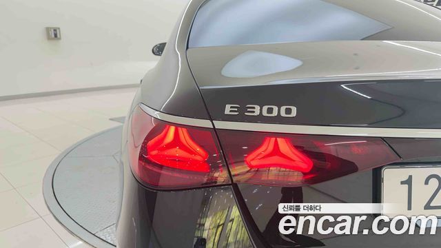 Mercedes-Benz E-Class 2026 — photo 12