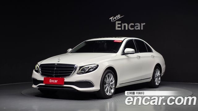 Mercedes-Benz E-Class 2020 — photo 26