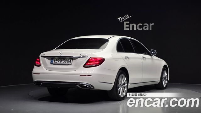 Mercedes-Benz E-Class 2020 — photo 2