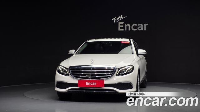 Mercedes-Benz E-Class 2020 — photo 3