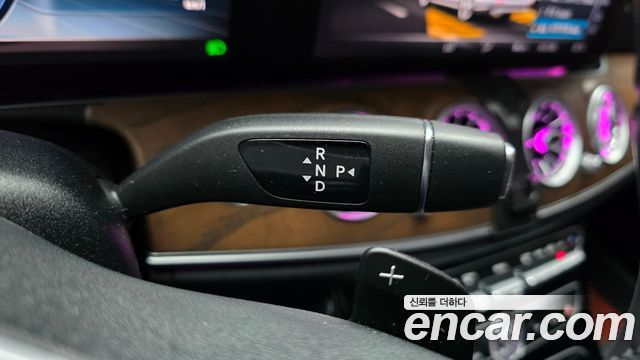 Mercedes-Benz E-Class 2020 — photo 12