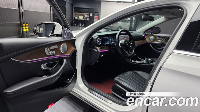 Mercedes-Benz E-Class 2020 — photo 13