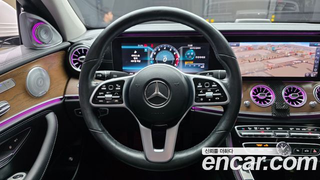 Mercedes-Benz E-Class 2020 — photo 18