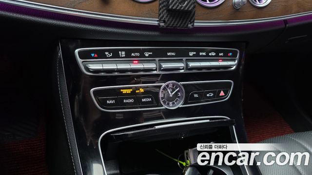 Mercedes-Benz E-Class 2020 — photo 22