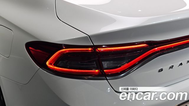 Hyundai Grandeur 2018 — photo 9