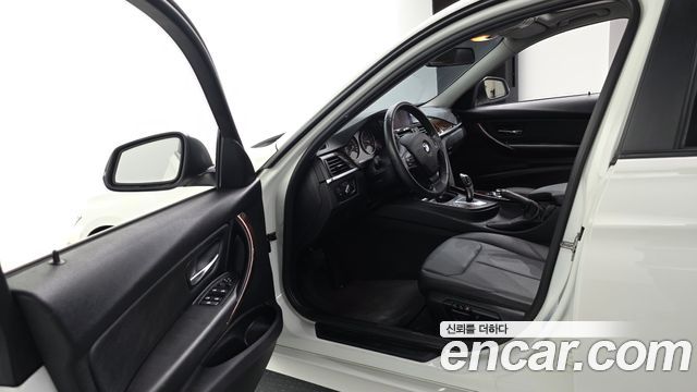 BMW 3-Series 2013 — photo 13