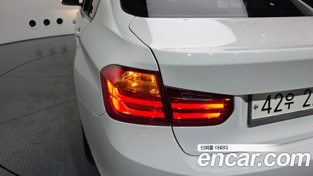 BMW 3-Series 2013 — photo 9