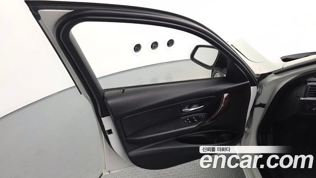 BMW 3-Series 2013 — photo 14