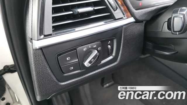 BMW 3-Series 2013 — photo 29